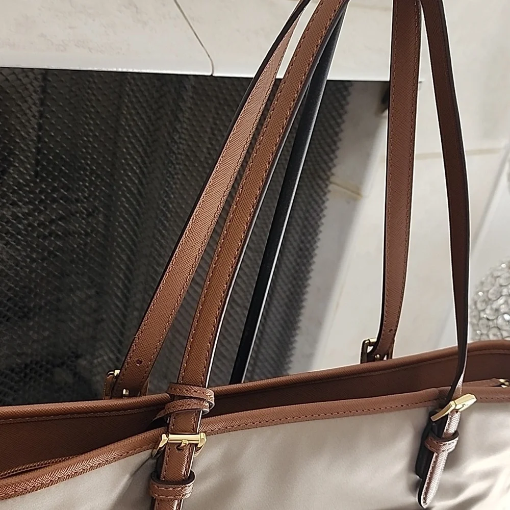 🌟❤️‍🔥 MICHAEL KORS East West TOTE BAG ❤️‍🔥🌟